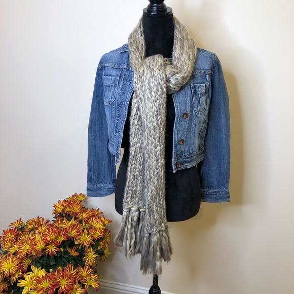 Chunky Knit Tan Grey Scarf w/ Tassels - Picture 4 of 5